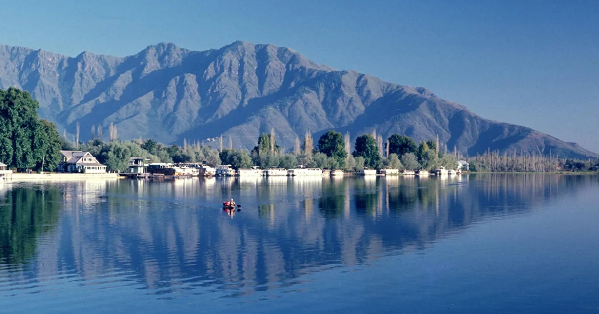 Nigeen Lake in kashmir
